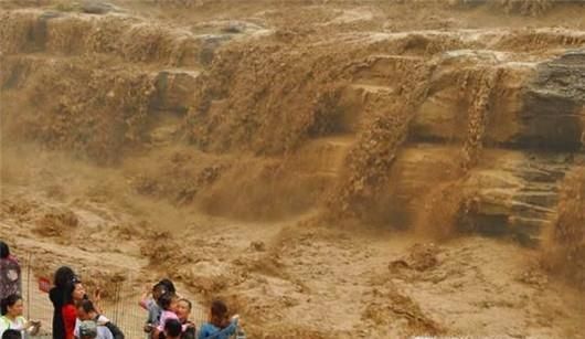 野外遭遇强降雨该如何自救？
