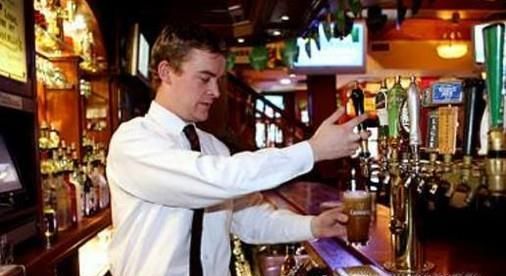 酒吧服务员应该注意些什么