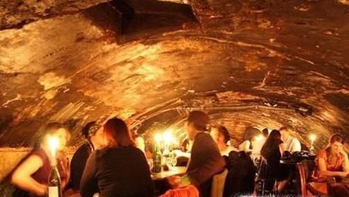 酒吧服务员应该注意些什么