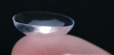 游泳能戴美瞳吗