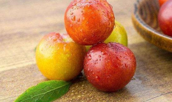 咸鸭蛋不能和什么一起吃