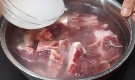 如何泡出肉里面的血水