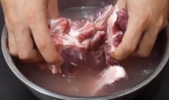 如何泡出肉里面的血水