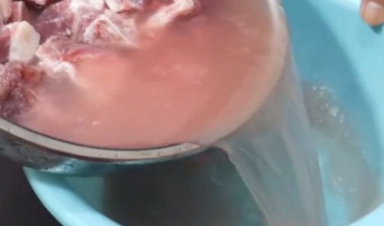 如何泡出肉里面的血水