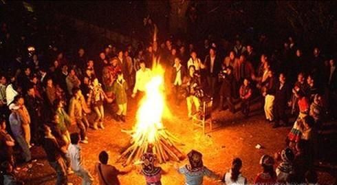 彝族火把节的来历故事