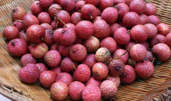 荔枝皮发黑了还能吃吗