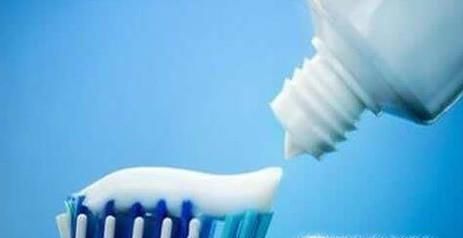 杯子应该用什么办法洗才干净？