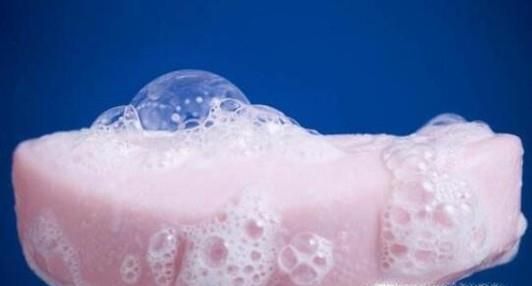 杯子应该用什么办法洗才干净？