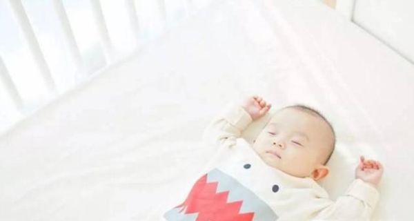 夏天宝宝吹空调应注意什么？