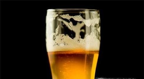 怎么来鉴别现在啤酒的真伪？