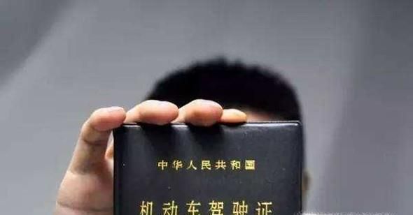 交警一般在什么情况下才会扣留驾驶证？