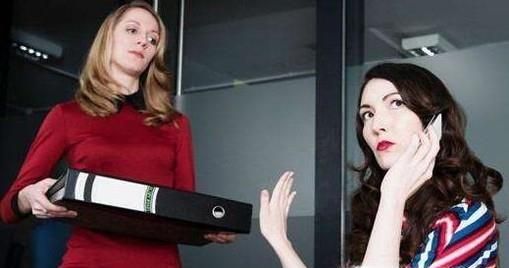 如何对付两面三刀的人？