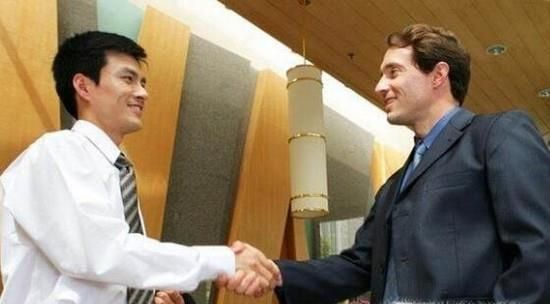 如何对付两面三刀的人？