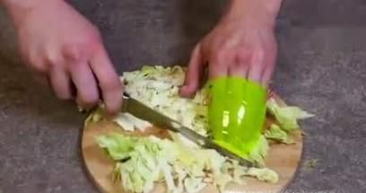 如何防止切菜切到手