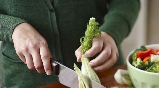 如何防止切菜切到手