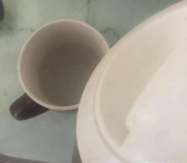 如何才能清除茶杯上的顽固茶渍