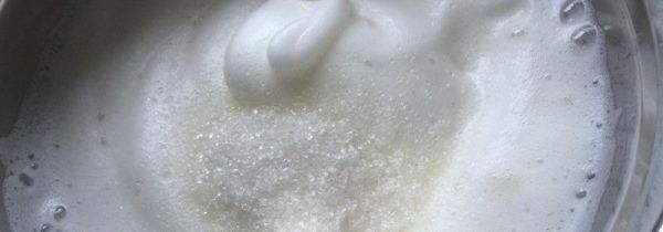 蛋清打不发怎么补救