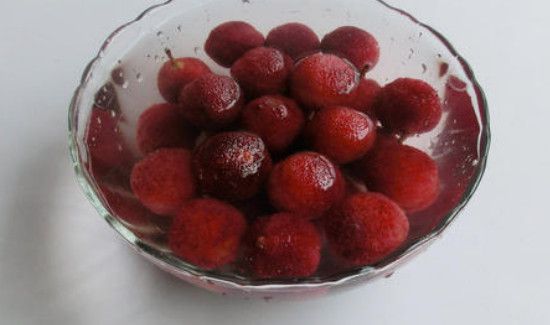 盐水泡杨梅虫子出来了还能吃吗