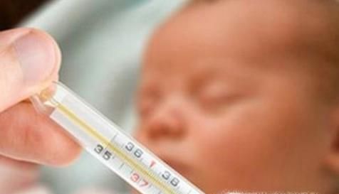 为什么宝宝发高烧的时候忌讳用酒擦！