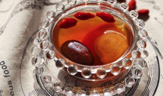 黑枸杞红枣泡水喝的功效