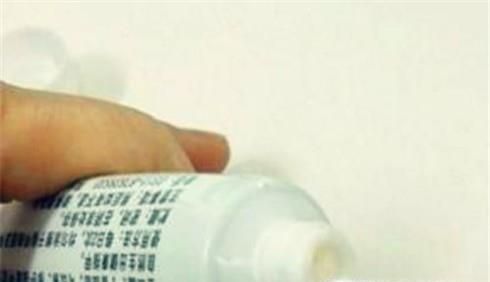 手上得了灰指甲怎么办？用什么药才能治好？