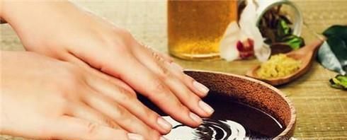 手上得了灰指甲怎么办？用什么药才能治好？