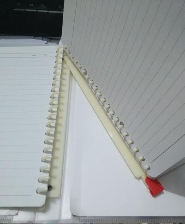 活页笔记本怎么换纸