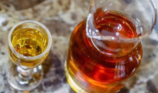 蜂蜜泡酒的功效与危害