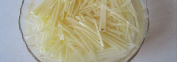 土豆切丝泡水里,可以放一夜吗