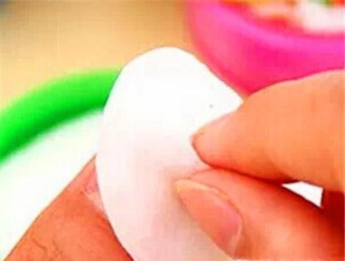 简单去除指甲油的妙招