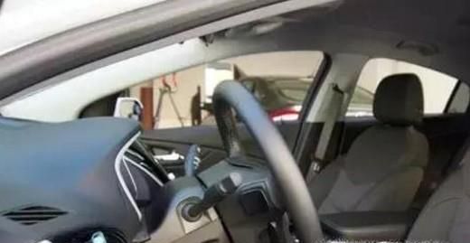 发动机怠速抖动是什么原因引起？