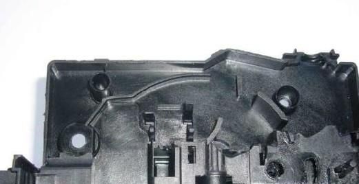 发动机怠速抖动是什么原因引起？