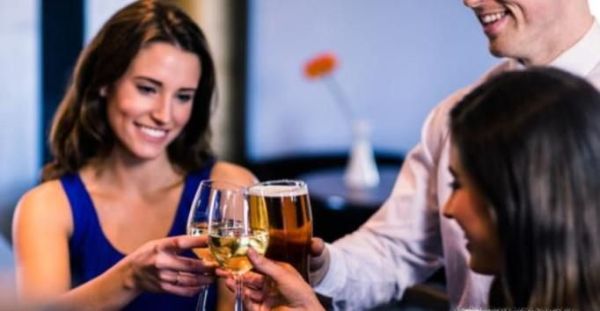 晚上去酒吧需要注意哪些事项