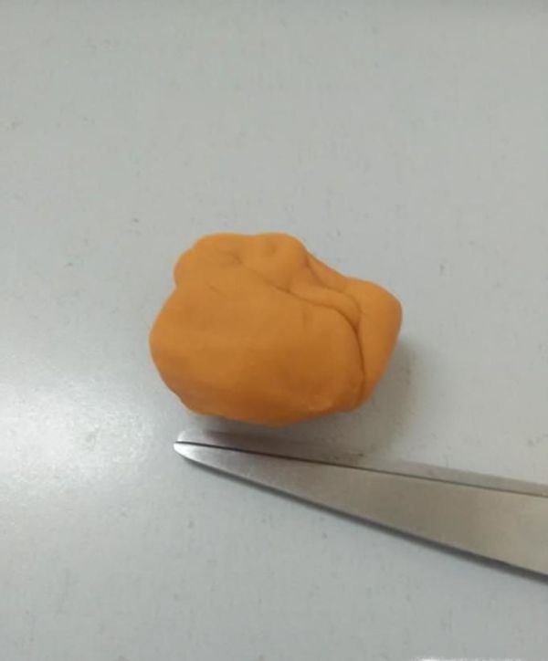 怎么做芭比娃娃的书桌