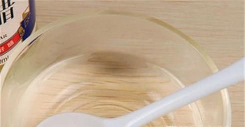 衣服上的西瓜汁怎么洗掉