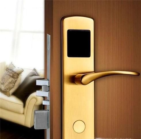 如何把酒店的门锁死