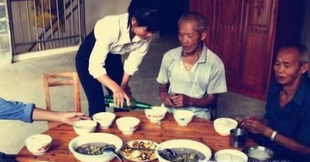 如何正确应对令人头疼的劝酒？