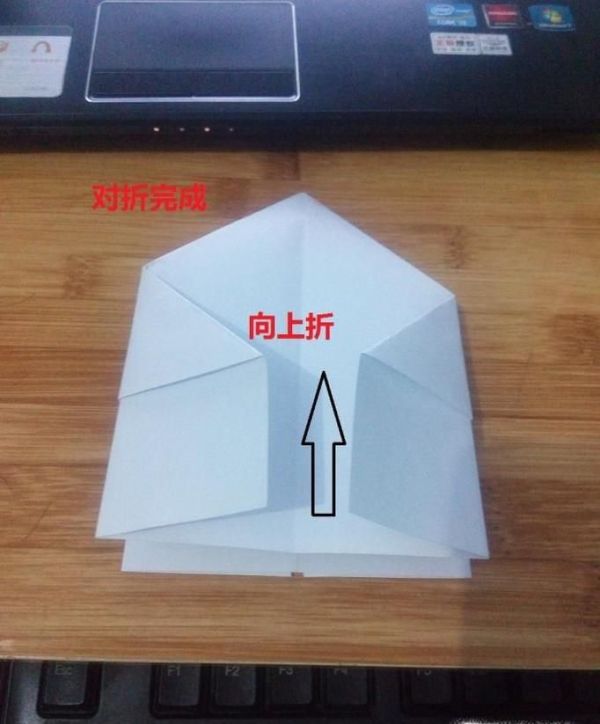 废纸巧变垃圾盒