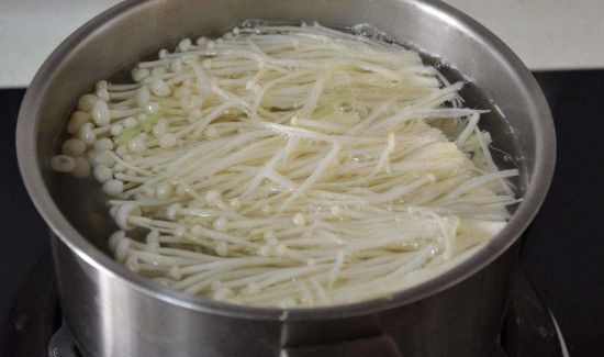 金针菇开水烫多久能吃