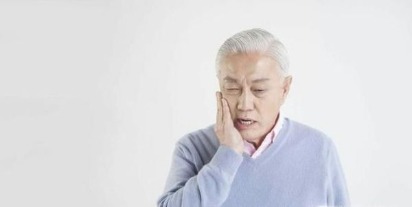 拔牙后疼痛难忍怎么办