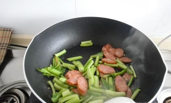 炒菜时怎样防止锅里溅油