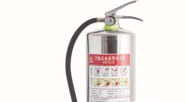 干粉灭火器和水基灭火器分别适用于哪种火灾？