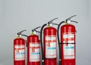 干粉灭火器和水基灭火器分别适用于哪种火灾？