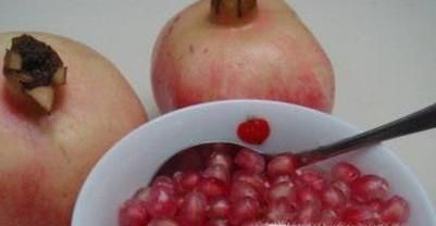 吃货秘笈：如何又快又好的拨开石榴？