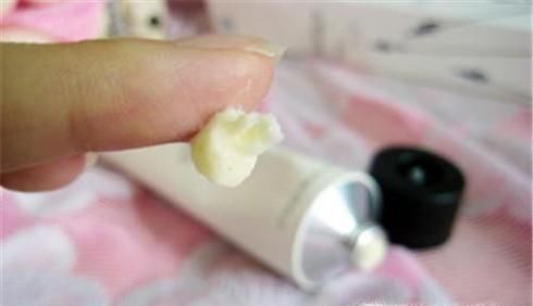 鞋子磨脚怎么处理