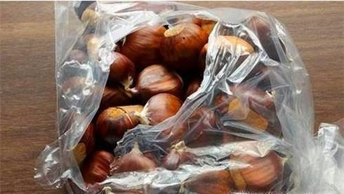 煮熟的板栗怎样好剥皮