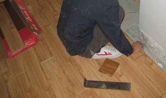 地板发霉怎么清理干净