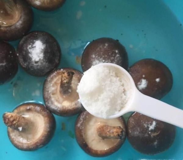 如何清洗香菇才更干净且安全？