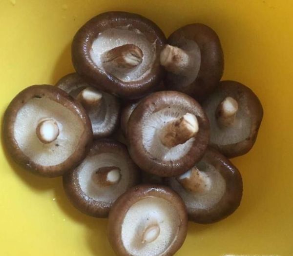 如何清洗香菇才更干净且安全？