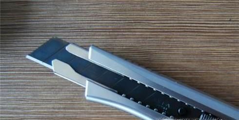 螃蟹钳子上的毛怎么去掉